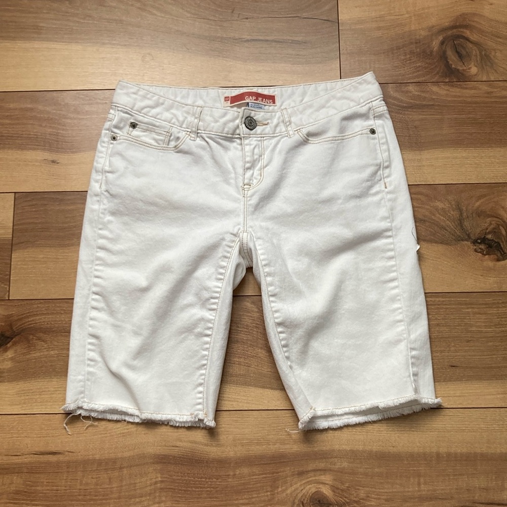 Gap White Bermuda 10” Jean Shorts